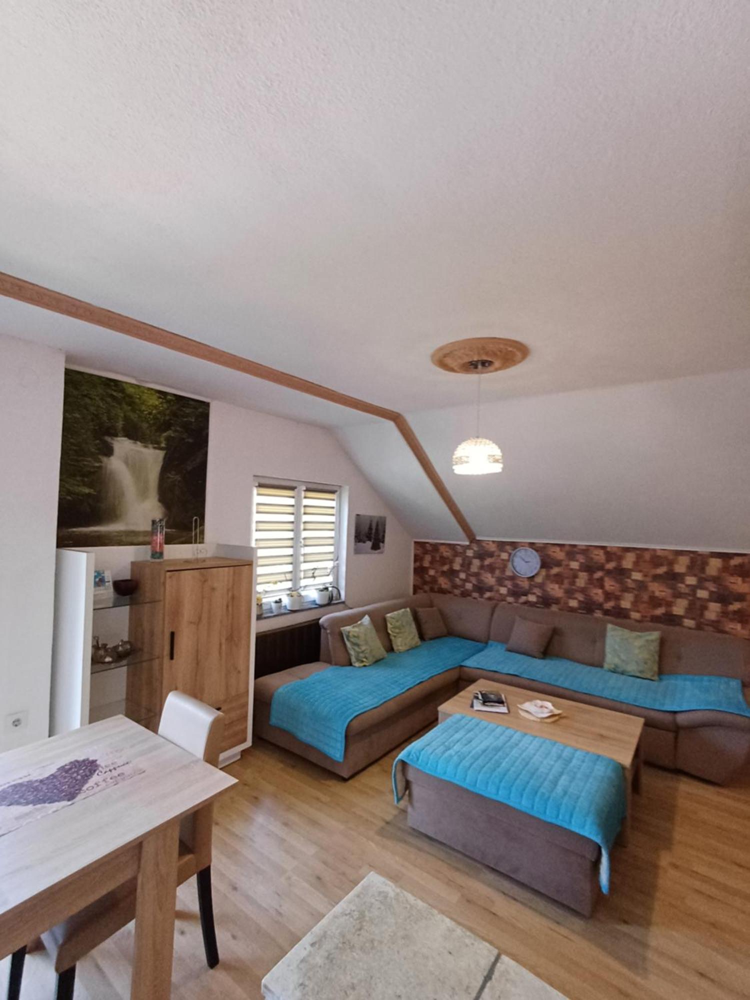 Apartman Denis Una Luzine Zewnętrze zdjęcie