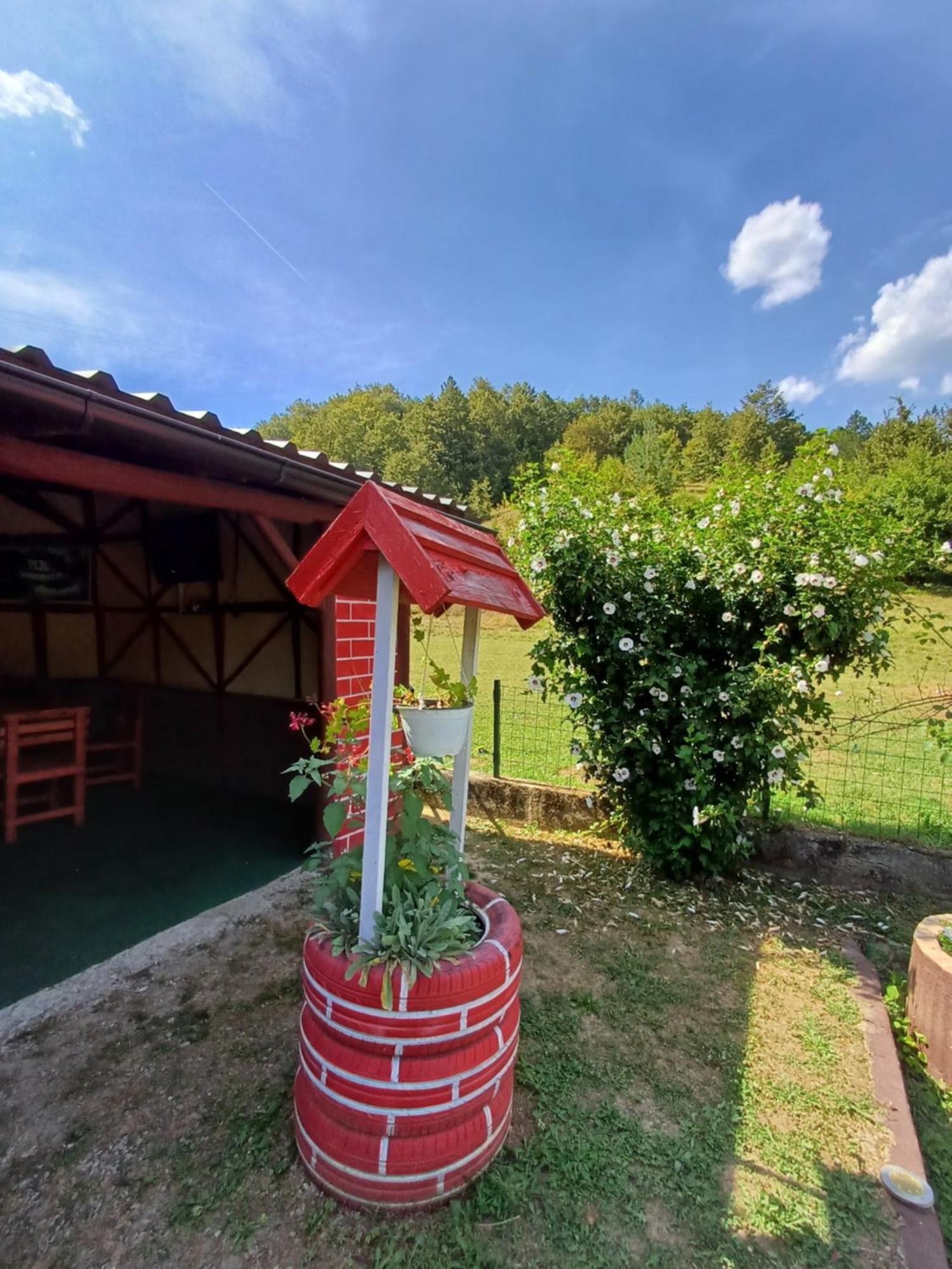 Apartman Denis Una Luzine Zewnętrze zdjęcie